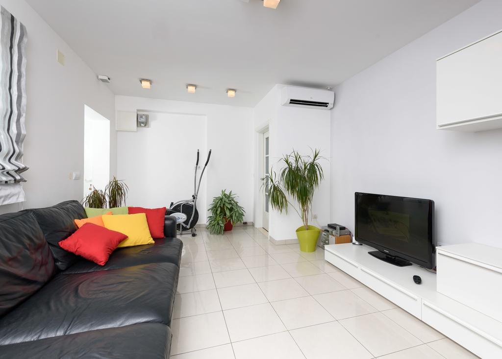 Apartments Salona Trogir Eksteriør bilde