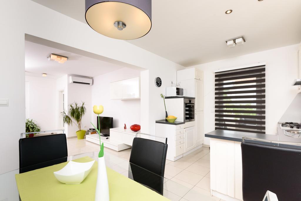 Apartments Salona Trogir Eksteriør bilde