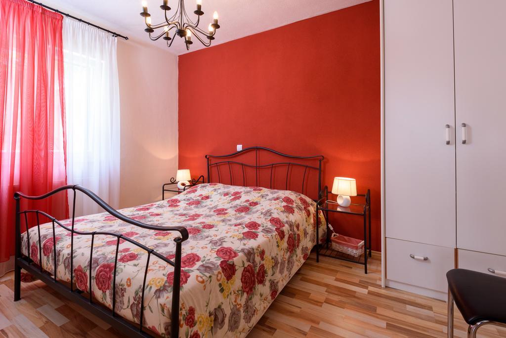 Apartments Salona Trogir Eksteriør bilde