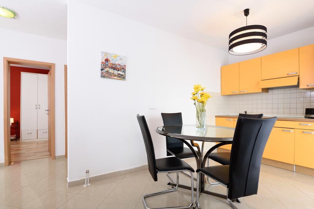 Apartments Salona Trogir Eksteriør bilde