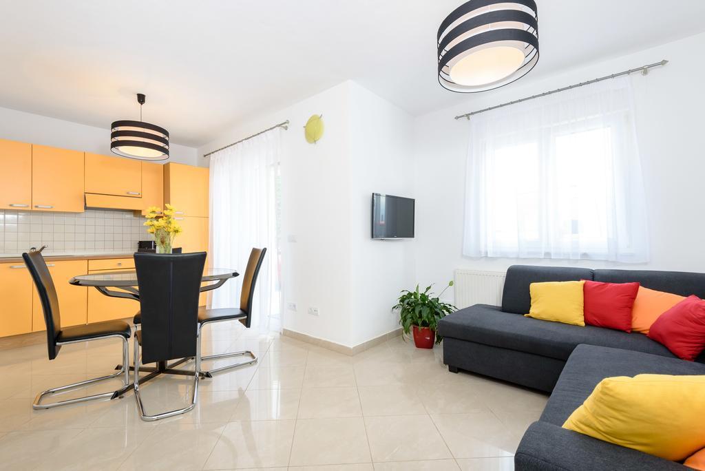 Apartments Salona Trogir Eksteriør bilde
