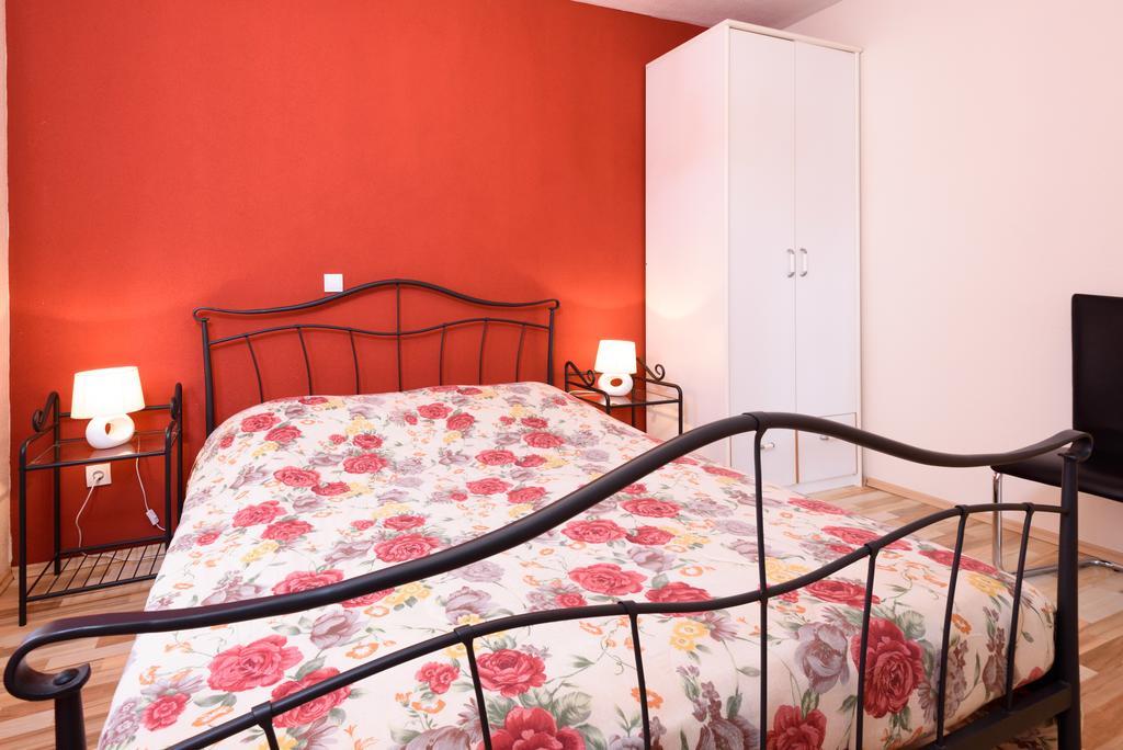 Apartments Salona Trogir Eksteriør bilde